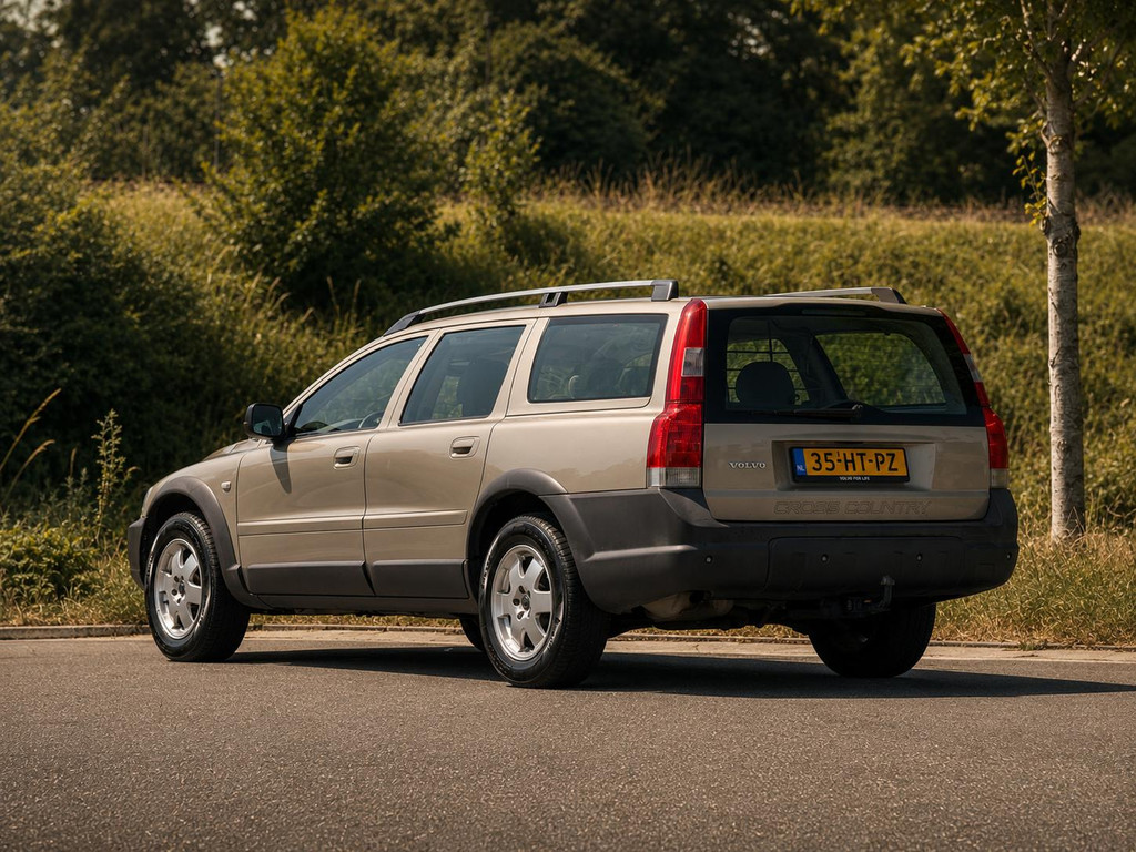 Volvo XC70 Cross Country 2.4 T Geartr. Comf. 54913583-0.jpg | BDP Automotive